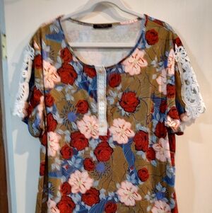 BNNU Cute Floral T-shirt